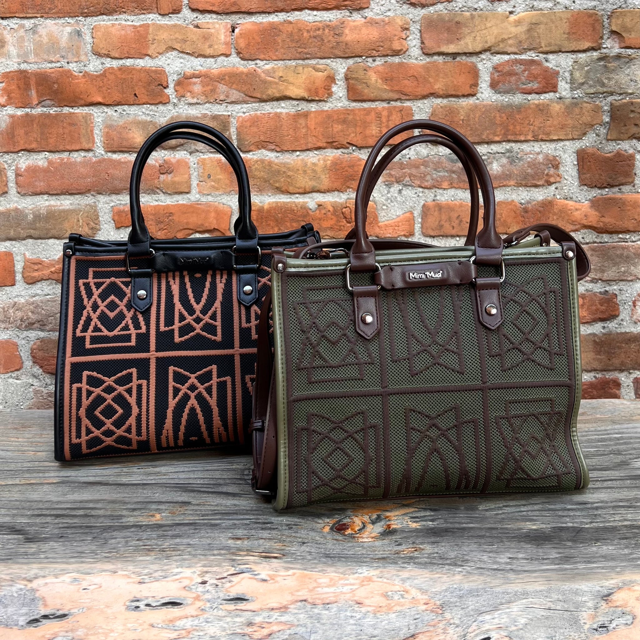 Borsa con disegno ricamato