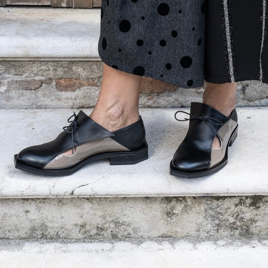 Scarpa allacciata Mercurio