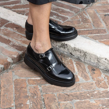 Scarpa con patta Milena